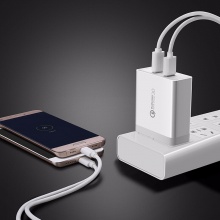 绿联 QC3.0双口充电器 闪充充电头 华为FCP快充USB插头 苹果安卓手机电源适配器 支持小米6华为荣耀9 40715白