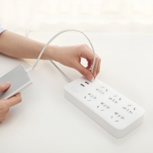 小米（MI）2A快充插座 3USB接口+6孔位 1.8米 白色