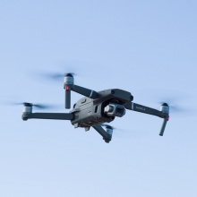 大疆（DJI）无人机 御 mavic 2 专业版 可折叠4K高清航拍（含智能专用飞行电池+降噪螺旋桨+原装电池管家+128G内存卡+原装双肩包）