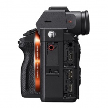 索尼（SONY）ILCE-7M2 全画幅微单 便携数码相机（雷克沙128G内存卡 +索尼相机包+沣标三脚架）